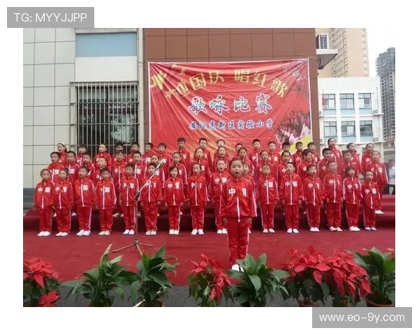 沂蒙红歌激荡绿茵情怀唱响足球精神传承红色力量